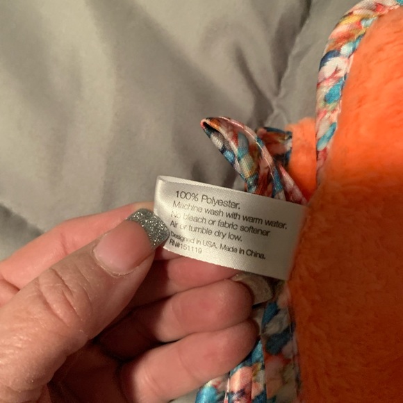 Makeup Remover Clothes - Picture 2 of 3